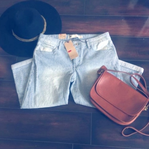 Levi's Pants - Levi's Blue & White Striped Classic Capri Pants